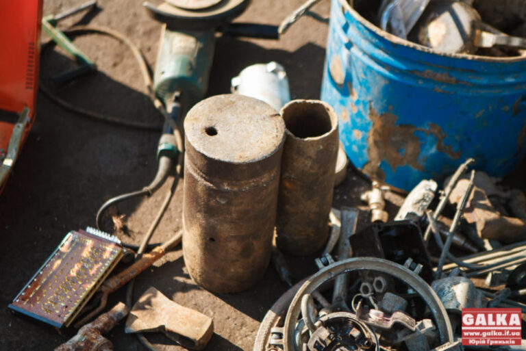 На Долинщині впродовж двох місяців хлопець обкрадав односельчанку
