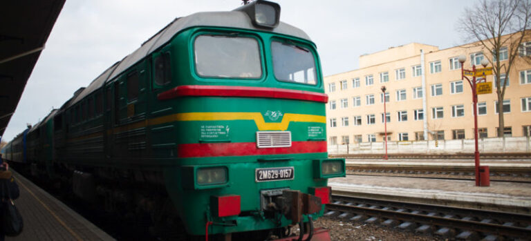 Укрзалізниця призначила додатковий поїзд Дніпро-Івано-Франківськ