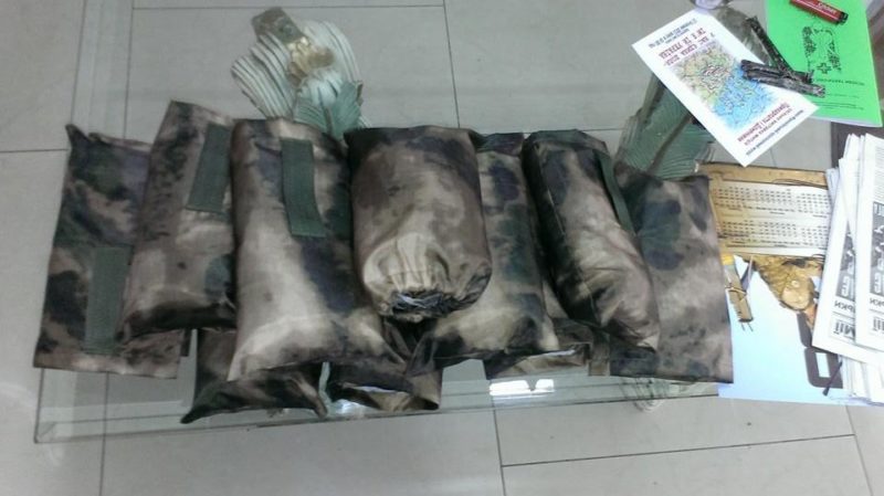 Волонтери пошили дощовики для бійців (ФОТО)
