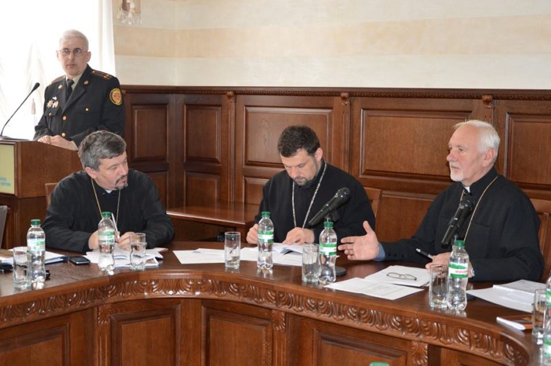 Рятувальники попередили священнослужителів, як не спалити церкви на Великдень (ФОТО)