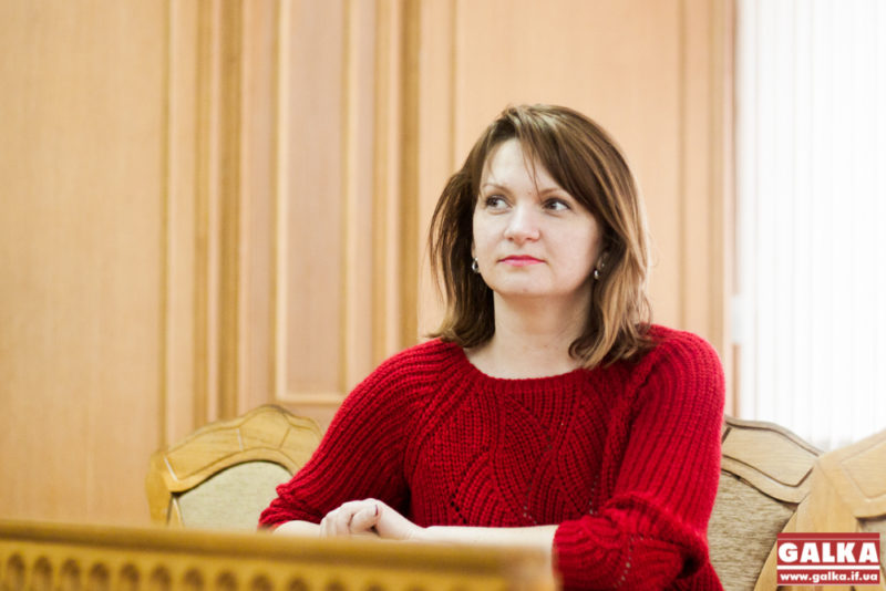 Біля будинку, де проживає секретар міської ради, встановлюють чотири гаражі