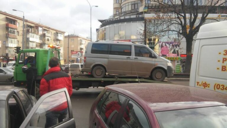 Поліція “евакуювала” чергового порушника з вулиці Незалежності (ФОТО)