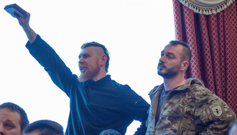 Через зятя Яроша добровольці АТО відмовилися від медалей “За оборону Донецького аеропорту”