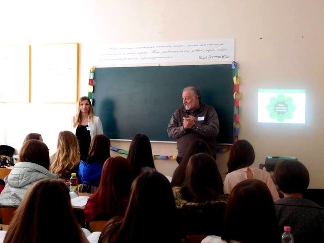 Франківським студентам сподобалась манера викладання фахівців з Техасу, які розповідали про характер людини (ФОТО)
