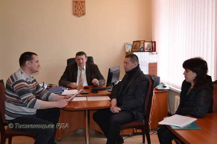 На Прикарпатті перевіряють умови проживання переселенців