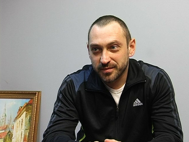 Снайпер з Прикарпаття, який повернувся із зони АТО, розповів про нелюдські умови проживання на передовій (ВІДЕО)