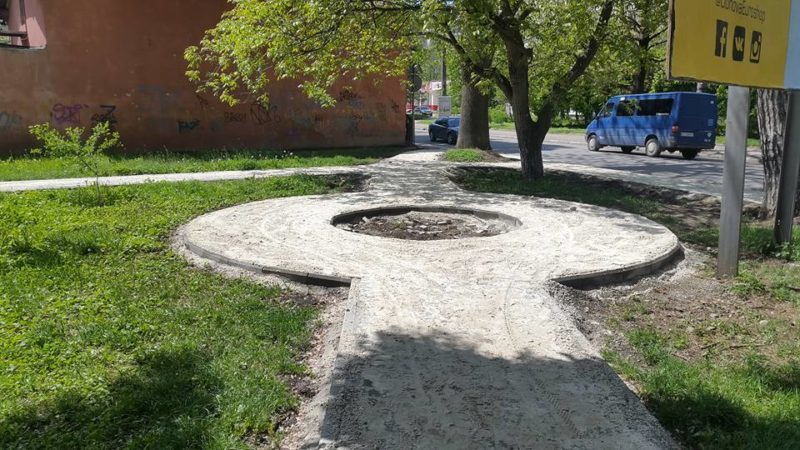 На Вовчинецькій облаштовують міні-сквер (ФОТО)