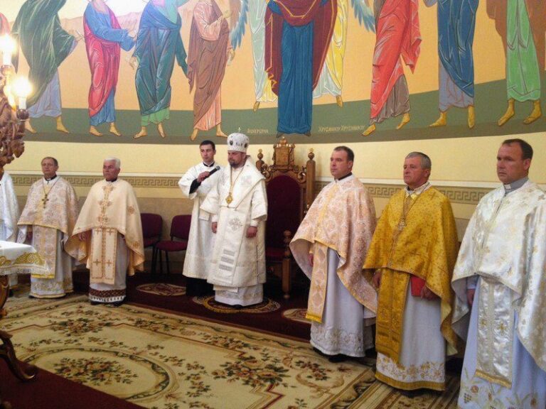 В одному із храмів Франківщини освятили іконостас та престоли (ФОТО)
