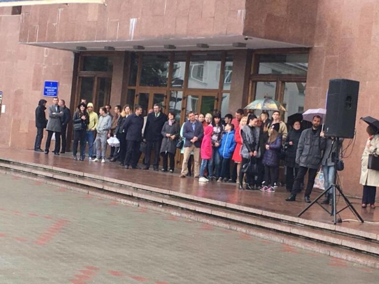 Учасники автопробігу з Німеччини до Франківська привезли допомогу для учасників АТО (ФОТО)