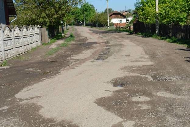 У Галицькому районі цьогоріч планують відремонтувати три дороги