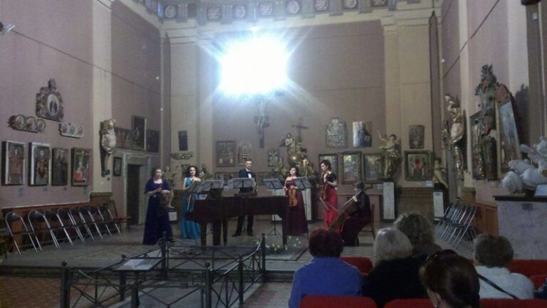 Музей мистецтв Прикарпаття долучився до світової акції “Ніч в музеї” (ФОТО, ВІДЕО)