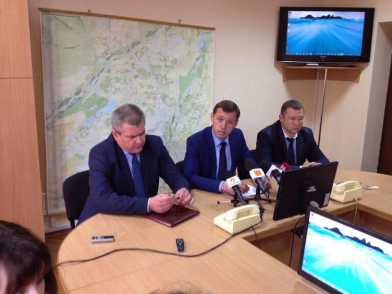 Керівники правоохоронних органів Прикарпаття розповіли деталі резонансної справи щодо “кришування” наркоторгівлі поліцейськими