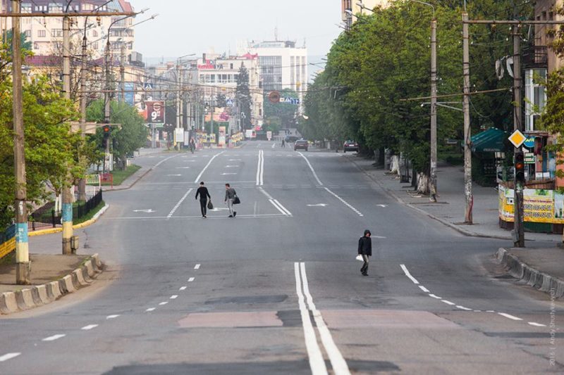 Місто без людей: франківські фотографи вдруге зібрались на антифестиваль “BLANK” (ФОТО)