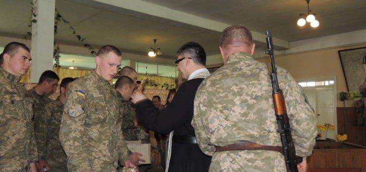 Солдати авіаційної частини відсвяткували Великдень