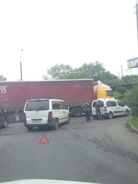 У Франківську не розминулися дві автівки (ФОТО)