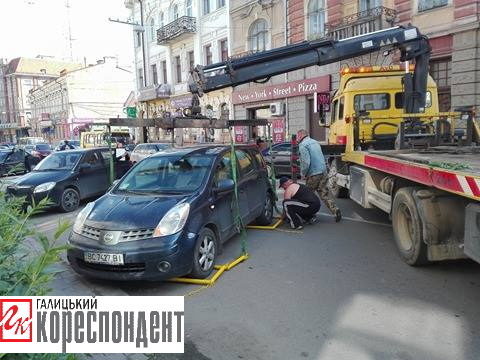 В обласному центрі евакуювали автівку (ФОТОФАКТ)