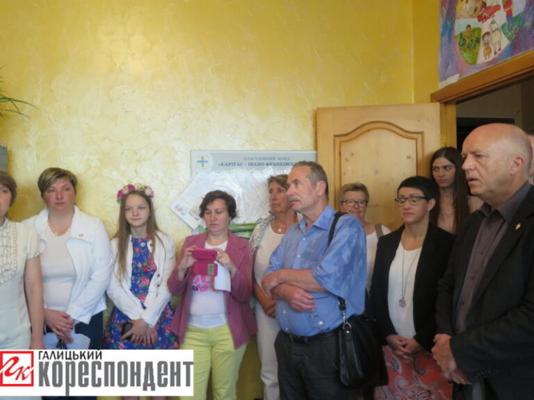 Консультативний центр з підтримки неповносправних осіб та їхніх батьків відкрили у Франківську (ФОТО)
