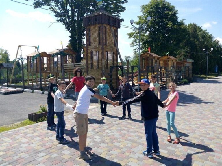 У Тлумацькому районі під час відпочинку пропагували англійську мову (ФОТО)