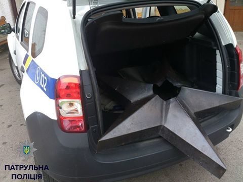 Біля вічного вогню у Франківську намагалися вкрасти металеву зірку (ФОТО)
