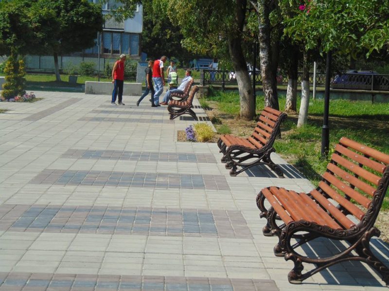 У Долині встановили майже двадцять нових лавок (ФОТО)