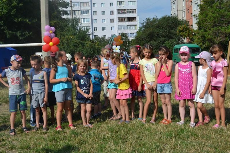 Мешканці вулиці Миколайчука провели “Свято української родини” (ФОТО)