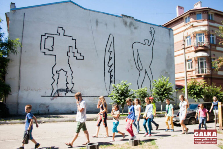 Франківців запрошують на велотур муралами міста