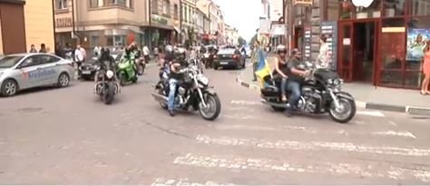 Байкери їдуть від Карпат до Чонгару в підтримку української єдності (ВІДЕО)