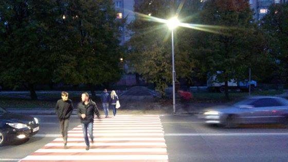 На тринадцятьох світлофорах в місті облаштують освітлення