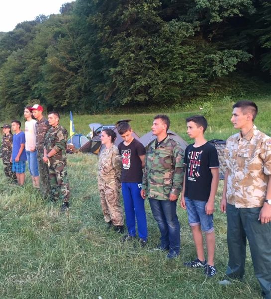 На Прикарпатті до дня народження Шухевича влаштували патріотичний вишкіл для дітей (ФОТО)