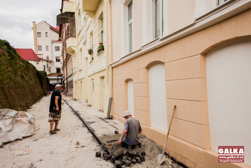 Ремонт у Фортечному провулку  на завершальній стадії (ФОТО)