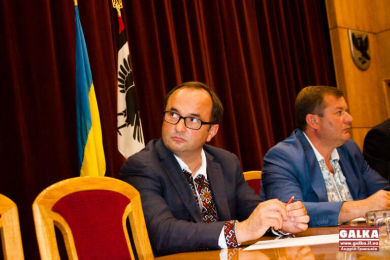 Фура, три брендові костюми і  23 земельні ділянки, – декларація заступника голови облради Сергія Басараба