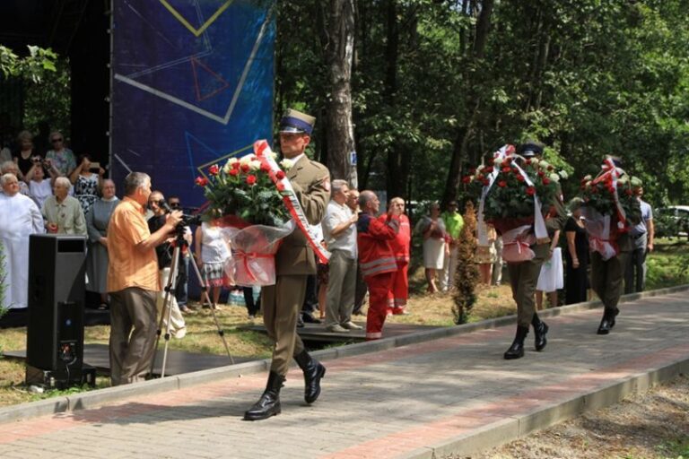 На Прикарпатті вшанували 75-річницю з дня розстрілу польської інтелігенції