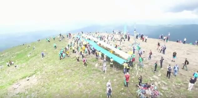 Сходження на Говерлу зняли з висоти пташиного польоту (ВІДЕО)