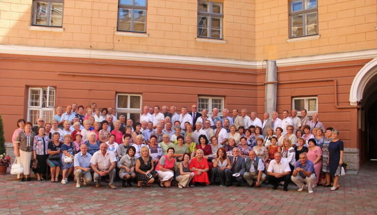 У франківському медуніверситеті відбулася зустріч випускників, які закінчили навчання 40 років тому
