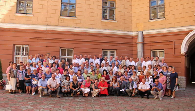 У франківському медуніверситеті відбулася зустріч випускників, які закінчили навчання 40 років тому