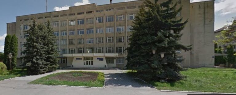 Директор навчального комбінату “оголошує бойкот” рішенню призначити на його місце іншого