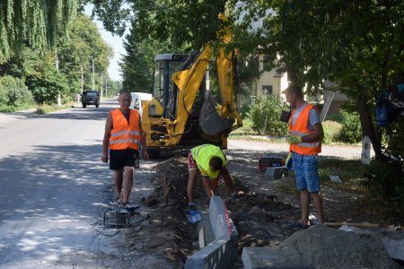 В “Опришівцях” продовжують ремонтні роботи (ФОТО)
