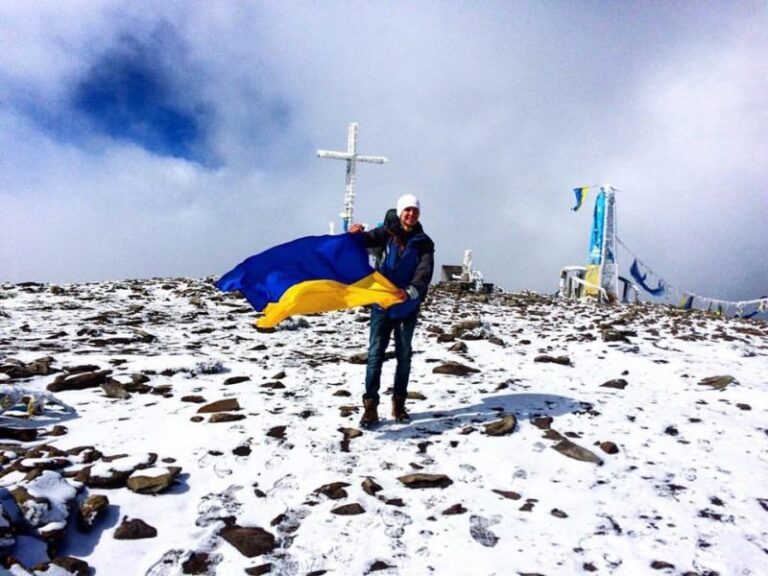 На Говерлі вже засніжило (ФОТОФАКТ)