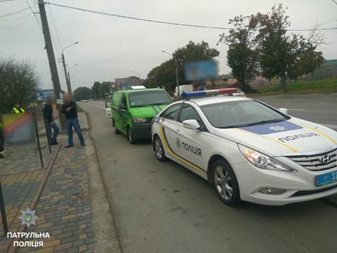 Франківська поліція затримала інкасаторську автівку з п’яним водієм, який не мав прав