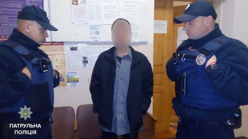 У жителя Франківська вилучили 14 пакетиків коноплі (ФОТО)