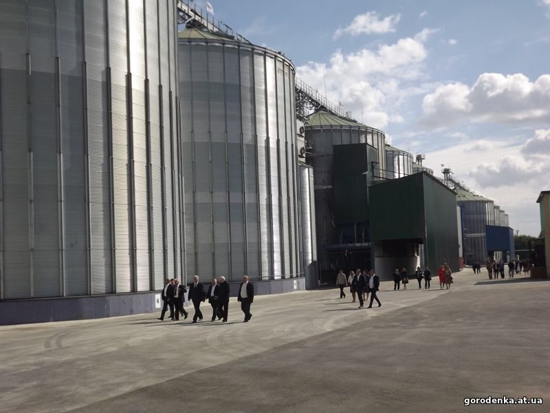 Потужний елеватор відкрили на Франківщині (ФОТО)