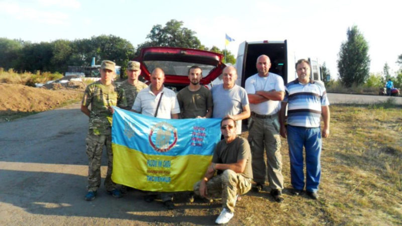 Двадцятитонний домкрат та їжу передали небайдужі прикарпатці в зону АТО (ФОТО)