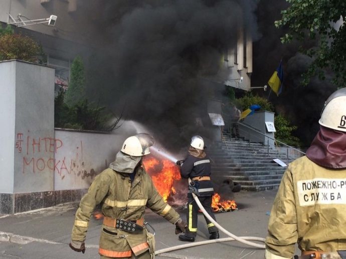 У Києві після пікету горів офіс “Інтера” (ФОТО)