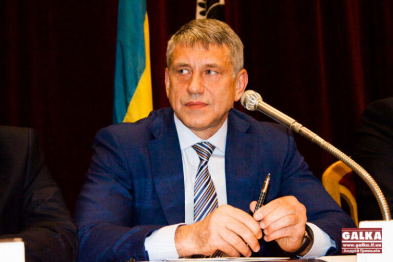 ЗМІ “відправляють” Насалика у відставку, Гройсман спростовує