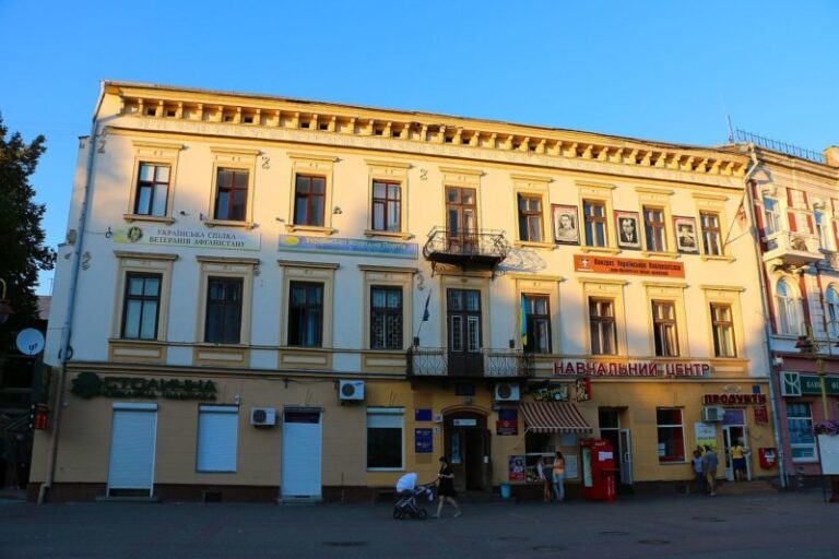 Організація Українських націоналістів безкоштовно винайматиме приміщення в центрі міста