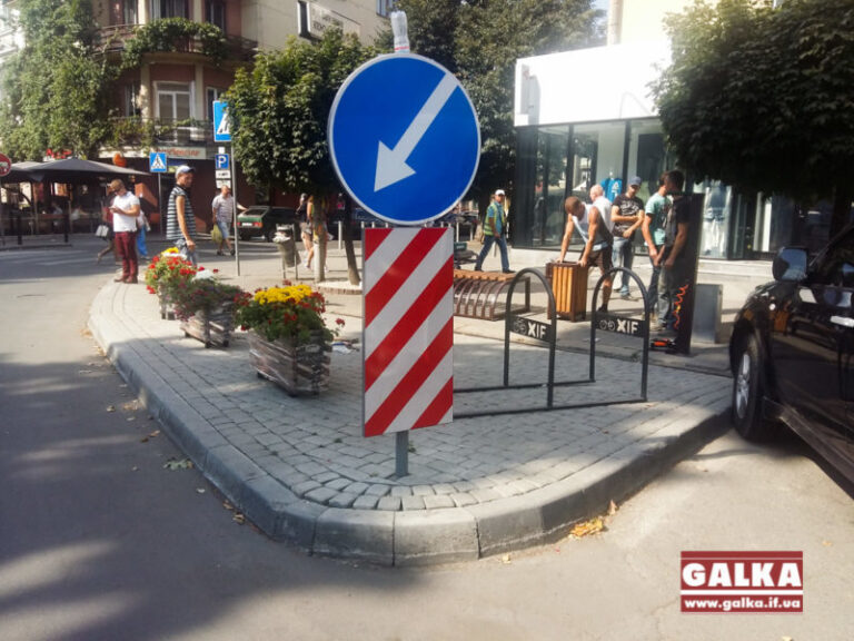 В центрі Франківська з’явилася оаза для велосипедистів (ФОТО)