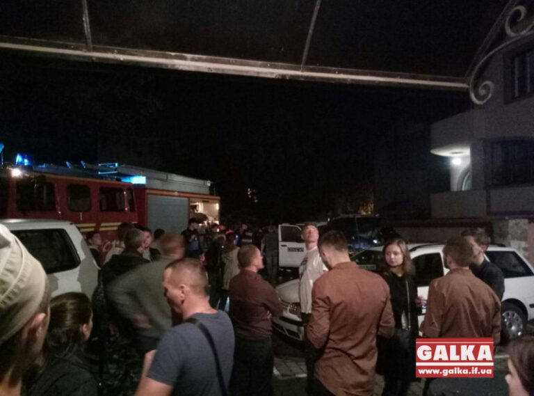 Реакція соцмереж: що люди думають про підпал автівки місії ОБСЄ у Франківську