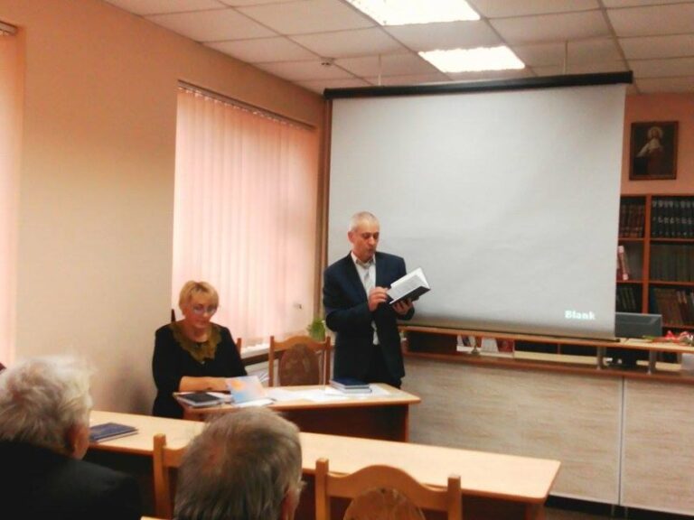 Про архітектурні перлини Франківська та приміських сіл склали енциклопедію (ФОТО)