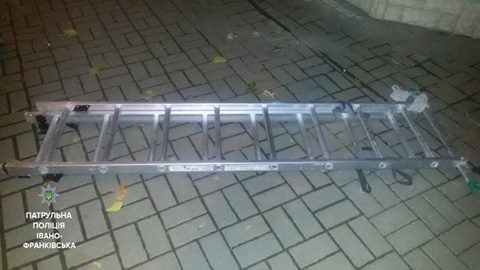 Мешканцю Івано-Франківська загрожує кримінал за вкрадену драбину