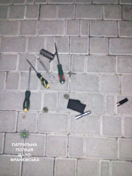 У Франківську тінейджер обікрав кіоск